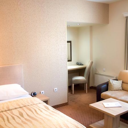 Philia Hotel Ποντγορίτσα Εξωτερικό φωτογραφία