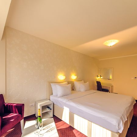 Philia Hotel Ποντγορίτσα Εξωτερικό φωτογραφία
